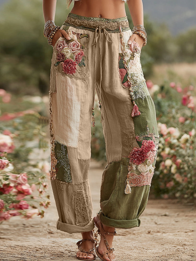 Pantaloni in lino con motivo patchwork floreale e rosa retrò della collezione Love & Health