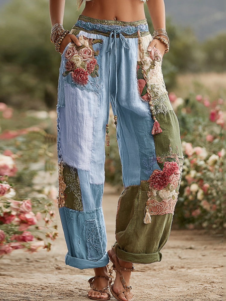 Pantaloni in lino con motivo patchwork floreale e rosa retrò della collezione Love & Health