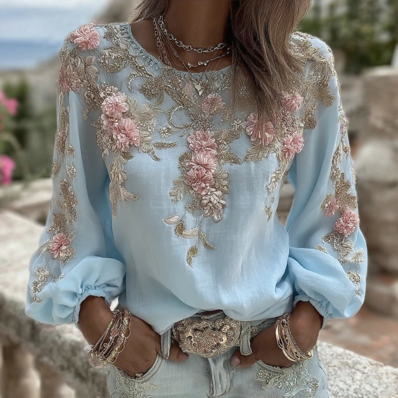 T-shirt femme vintage en mélange de lin à manches longues, col rond et broderie rose