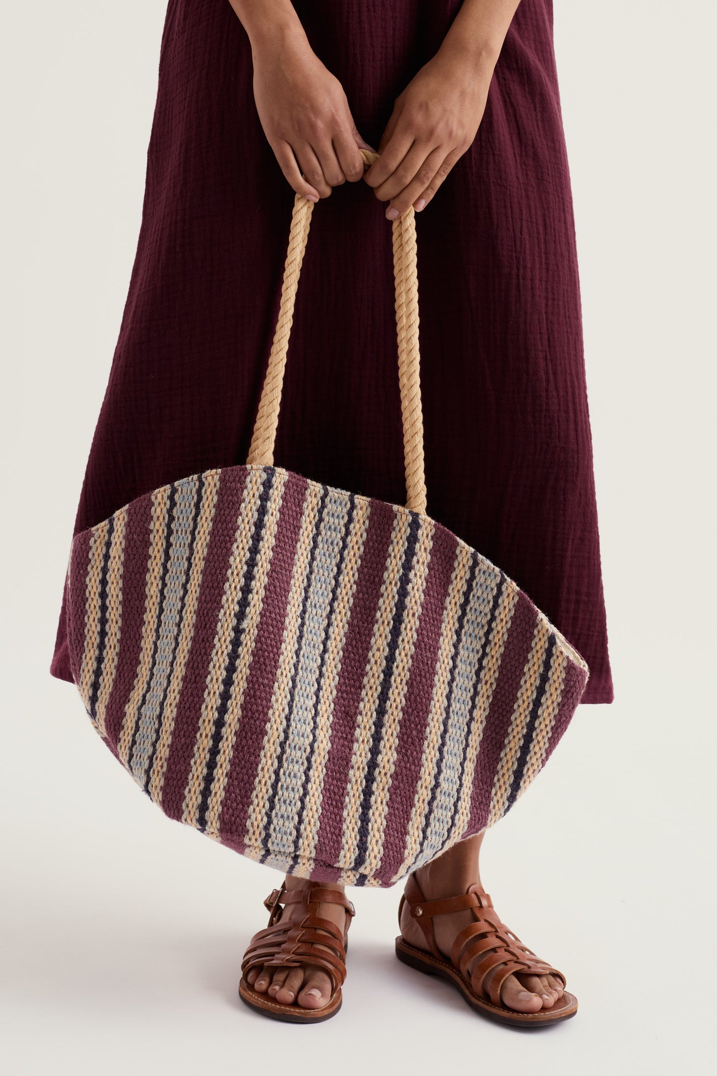 Borsa a conchiglia in juta Alkanet