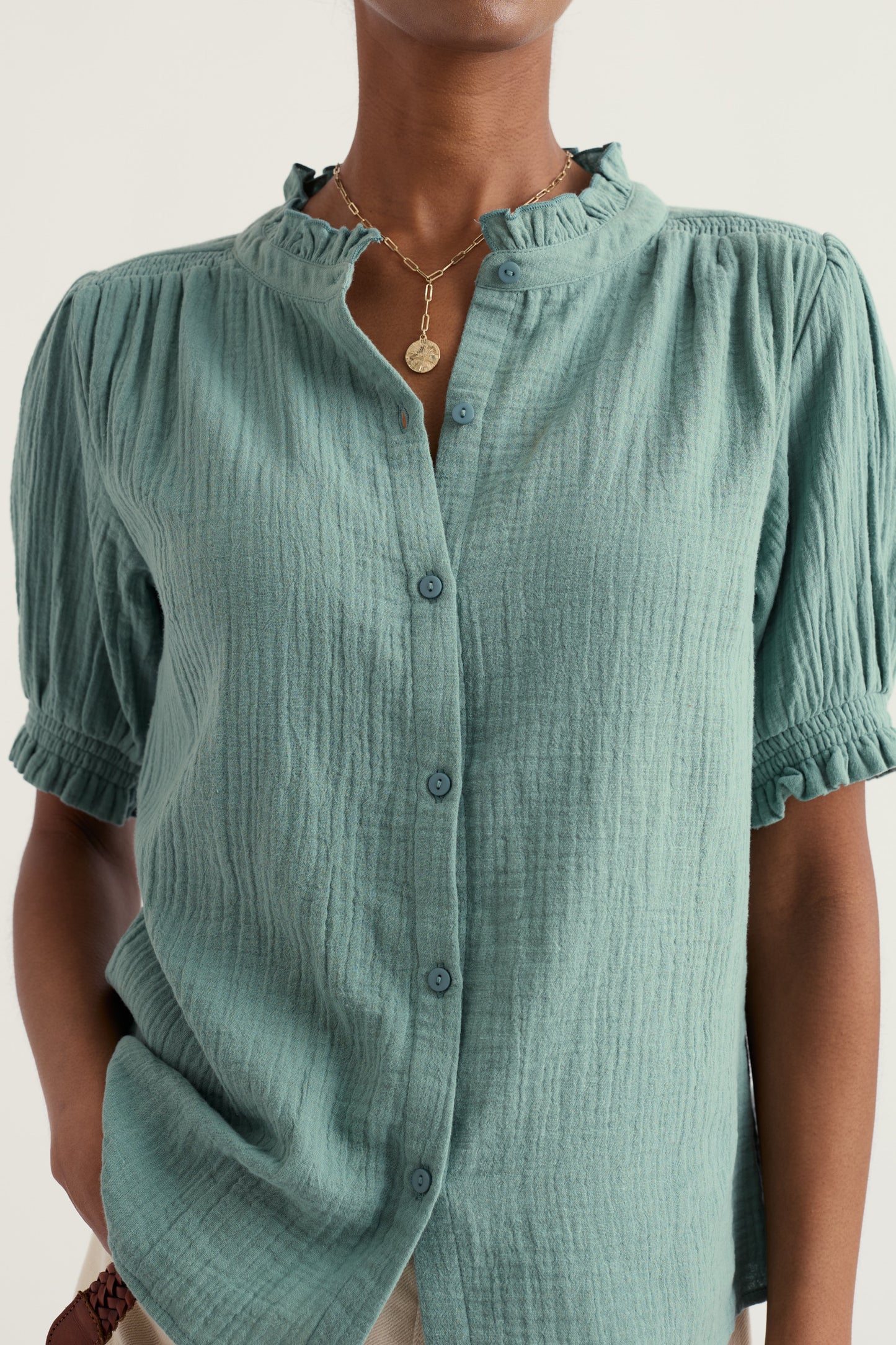 Camicia con volant Shore Path in cotone biologico GOTS